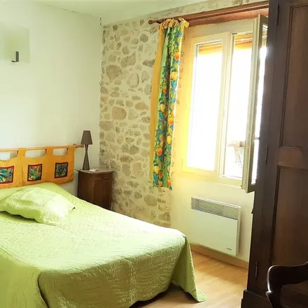 Rent this 2 bed townhouse on 30190 Saint-Dézéry
