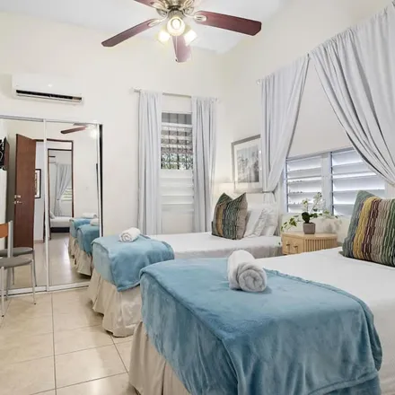 Rent this 4 bed apartment on San Juan in PR, 00909