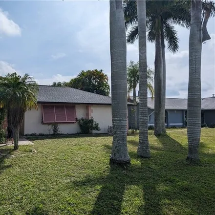 Image 1 - 721 Southeast 10th Place, Cape Coral, FL 33990, USA - House for sale