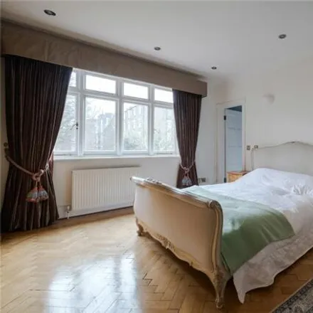 Image 4 - Vale Close, London, W9 1RR, United Kingdom - House for sale