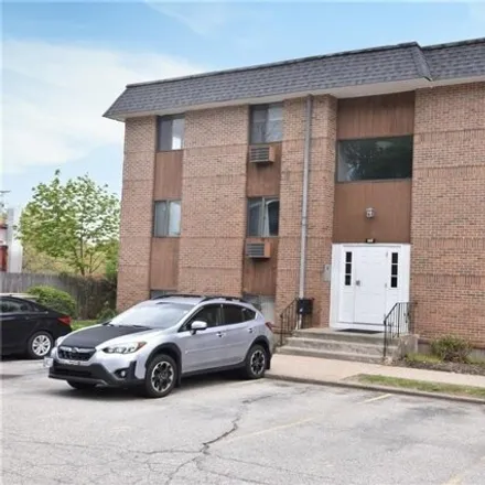 Buy this 1 bed condo on 98 Grant Court in Saylesville, Lincoln
