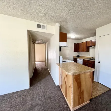 Image 4 - 104 Ramada Avenue, Joshua, Johnson County, TX 76058, USA - Duplex for rent
