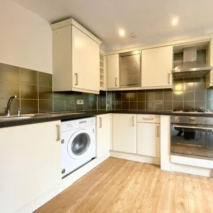Image 2 - Wallace Place, Granby Hill, Bristol, BS8 4LH, United Kingdom - Room for rent