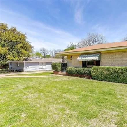Image 2 - 4805 Overton Avenue, Fort Worth, TX 76133, USA - House for sale