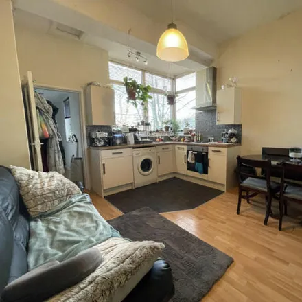 Image 2 - St Marys Road, Leeds, LS7 4JA, United Kingdom - Room for rent