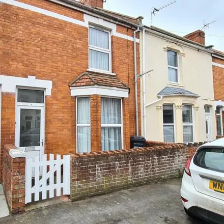 Buy this 2 bed townhouse on Jubilee Street in Burnham-on-Sea, TA8 1PT