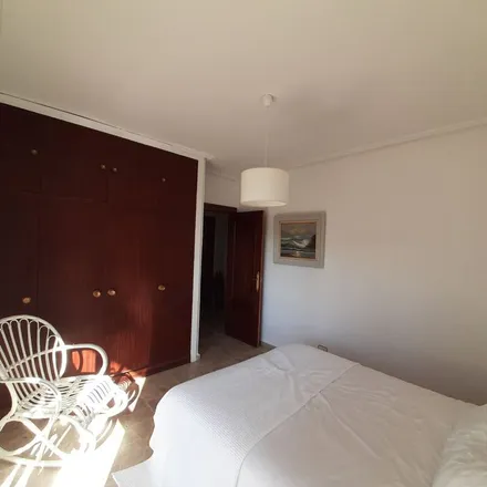Image 5 - Avenida de Enrique Mowinckel, 46, 39770 Laredo, Spain - Apartment for rent