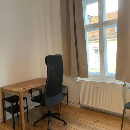 Rent this 2 bed apartment on Wollankstraße 3 in 13187 Berlin, Germany
