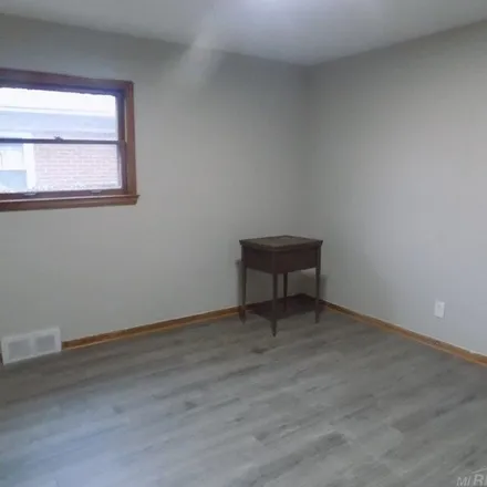 Image 4 - 19702 Woodmont Street, Harper Woods, MI 48225, USA - Apartment for rent