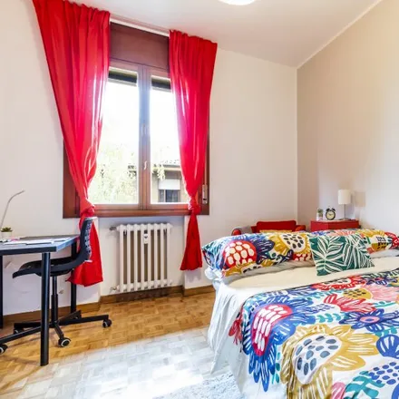 Rent this 3 bed room on Liceo scientifico Curiel in Via Giuseppe Durer, 35132 Padua Province of Padua