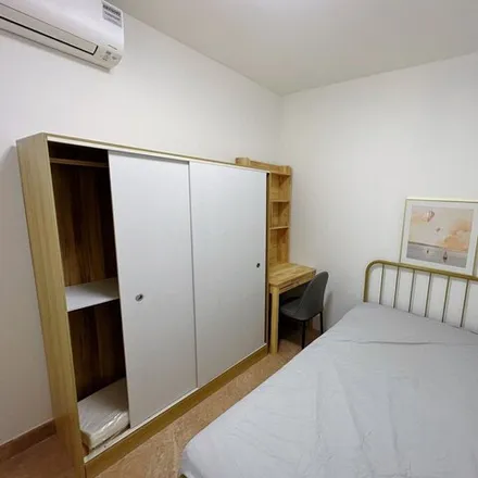 Rent this 1 bed room on Changi Court in Upper Changi Road East, Singapore 487372