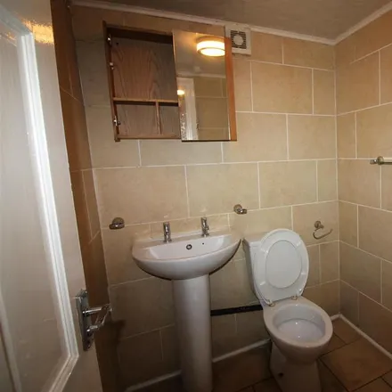 Image 3 - Queen's Road, Leeds, LS6 1PA, United Kingdom - House for rent