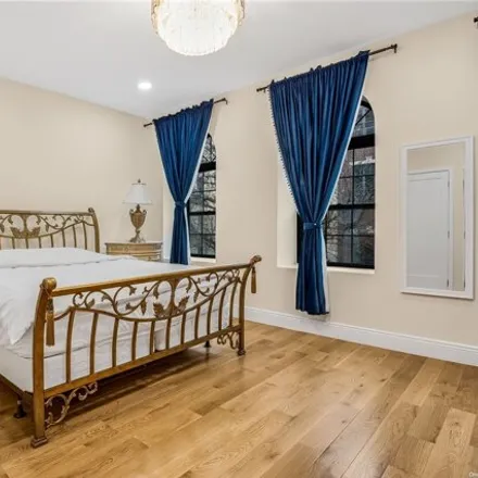 Image 7 - 450 West 44th Street, New York, NY 10036, USA - Townhouse for sale