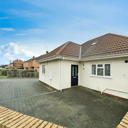 Buy this 3 bed house on Lulworth Road in Keynsham, BS31 2PX