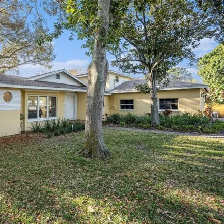 Image 2 - 326 Ling A More Terrace South, Saint Petersburg, FL 33705, USA - House for sale