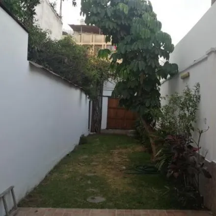 Rent this 5 bed house on Iquitos Extension Avenue 2797 in Lince, Lima Metropolitan Area 15046