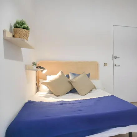 Rent this 7 bed room on Madrid in Calle de Hilarión Eslava, 58