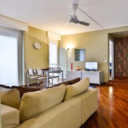 Image 2 - Elegant and spacious apartment near Acquabella  Milan 20129 - Apartment for rent