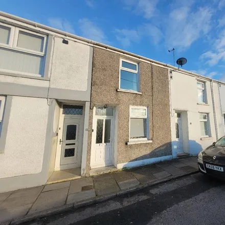 Rent this 2 bed townhouse on A4048 in Tredegar, NP22 9AL