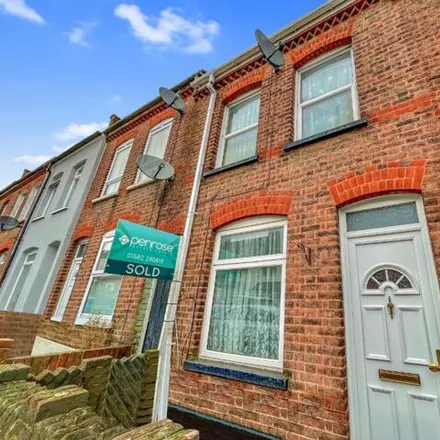 Buy this 2 bed townhouse on Maple Road West in Luton, LU4 8BQ
