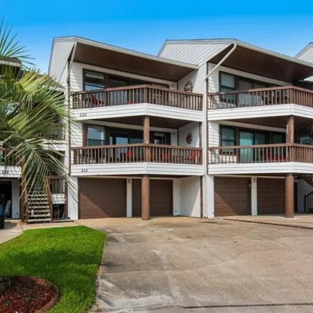 Buy this 2 bed condo on 1475 Tina Drive in Navarre, FL 32566