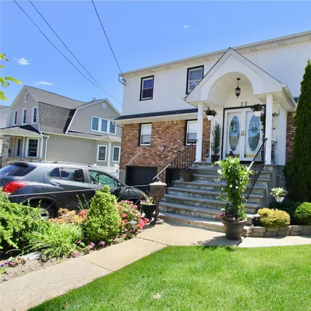 Image 2 - 22 Wyoming Avenue, Village of Lynbrook, NY 11563, USA - Townhouse for sale