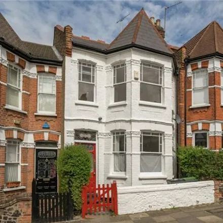 Buy this 3 bed townhouse on Victoria Road in London, N22 7XF