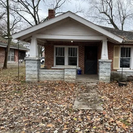 Buy this 2 bed house on 1301 Delaware Street in Seneca, Newton County