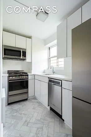 Rent this studio house on 271 South Street in New York, NY 10002