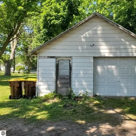 Image 4 - 112 Pine, Saint Louis, Michigan, 48880 - House for sale