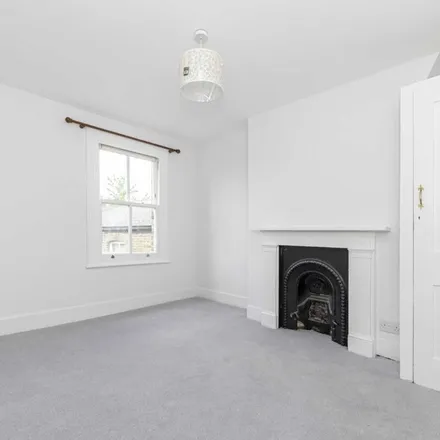 Rent this 5 bed apartment on Lydon Road in London, SW4 0HW