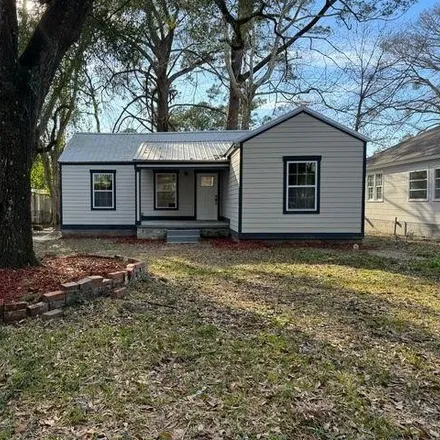 Buy this 2 bed house on 136 Potter Drive in Mobile, AL 36606