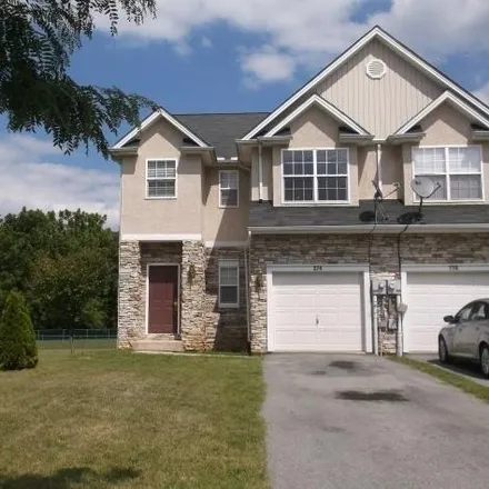 Rent this 3 bed house on 318 Maple Court in Alburtis, Lehigh County