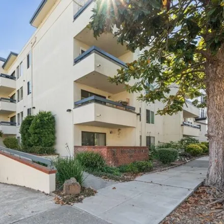 Image 1 - The Belmont Staten, 389 Belmont Street, Oakland, CA 94606, USA - Condo for sale
