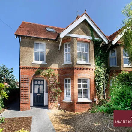 Rent this 4 bed duplex on 2 Highfield Road in Maidenhead, SL6 5DF