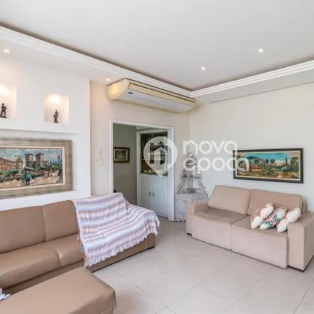 Buy this 5 bed apartment on Upper in Rua Marquês de Abrantes 96, Flamengo