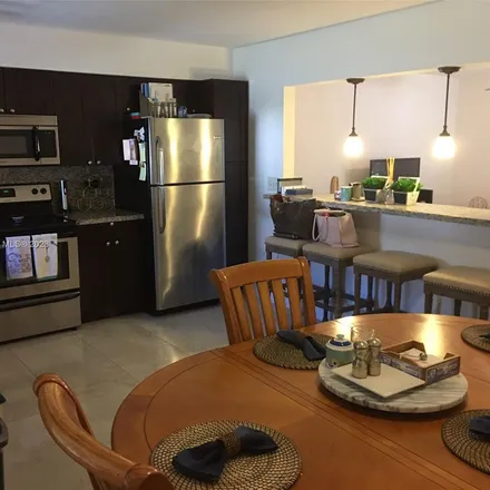 Image 2 - Santander Avenue, Coral Gables, FL 33134, USA - Apartment for rent