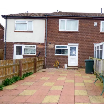 Rent this 2 bed townhouse on Glamis Villas in Birtley, DH3 1JZ