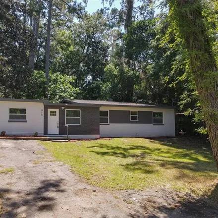 Buy this 4 bed house on 915 Northeast 13th Avenue in Ocala, FL 34470