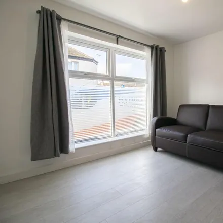 Image 3 - Amherst Street, Cardiff, CF11 7DR, United Kingdom - Apartment for rent