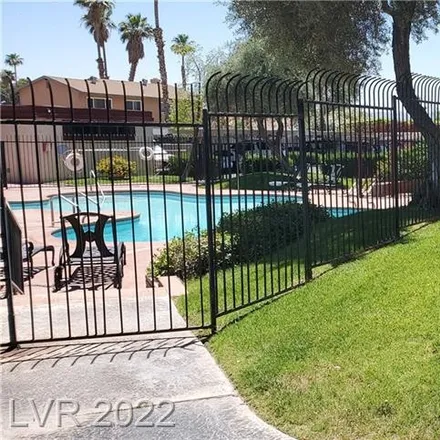 Image 1 - Western Petroleum, East Sahara Avenue, Las Vegas, NV 89104, USA - Condo for sale