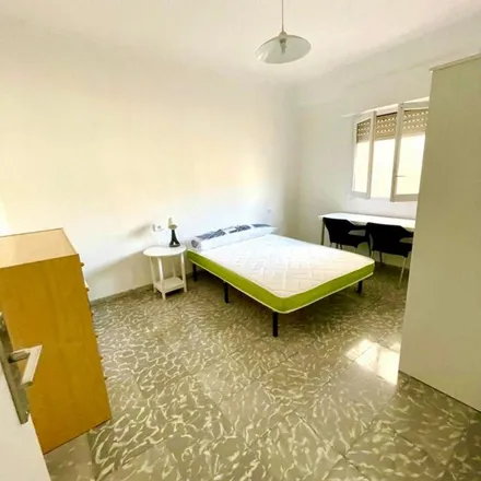 Rent this 4 bed apartment on Calle Unión (Político) in 12001 Castelló de la Plana, Spain