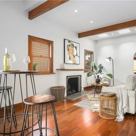 Image 2 - 729 Hampden Place, Los Angeles, CA 90272, USA - House for sale
