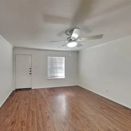 Image 3 - 3430 W 4th St Unit 2, Fort Worth, Texas, 76107 - House for rent