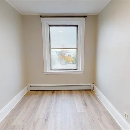 Image 4 - 5 Linden Street, Boston, MA 02134, USA - Room for rent