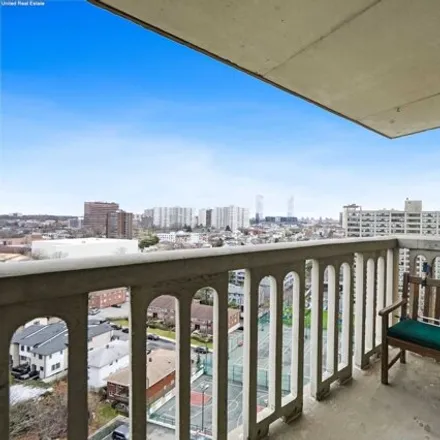Image 8 - Mediterranean Towers West, 555 North Avenue, Fort Lee, NJ 07024, USA - Apartment for sale