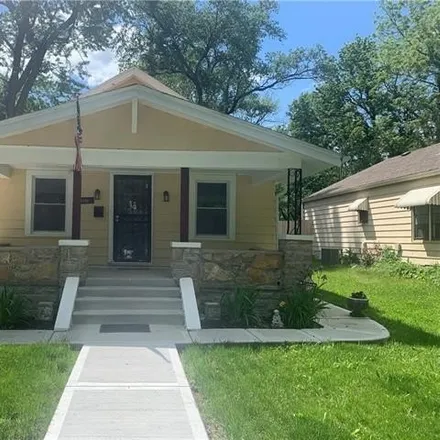 Rent this 3 bed house on 6650 Bellefontaine Avenue in Kansas City, MO 64132
