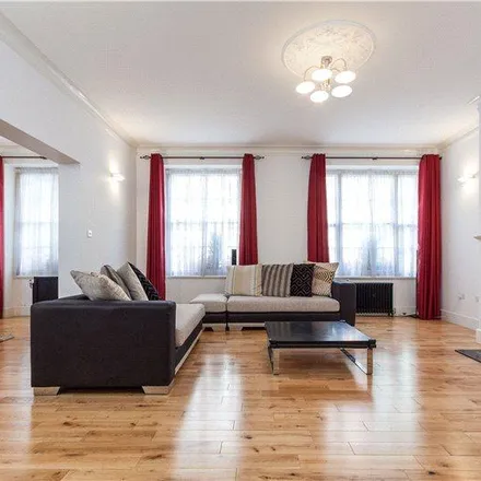 Rent this 3 bed apartment on Eyre Court in 3-21 Finchley Road, London