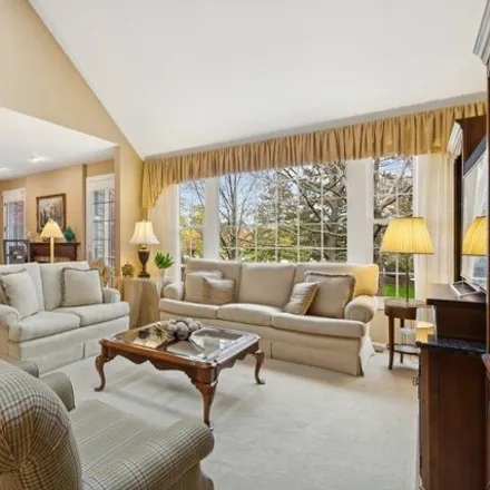 Image 3 - 3589 Glenlake Drive, Glenview, IL 60025, USA - House for sale