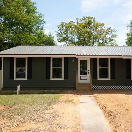 Buy this 4 bed house on 3002 Pecan Avenue in Pascagoula, MS 39567